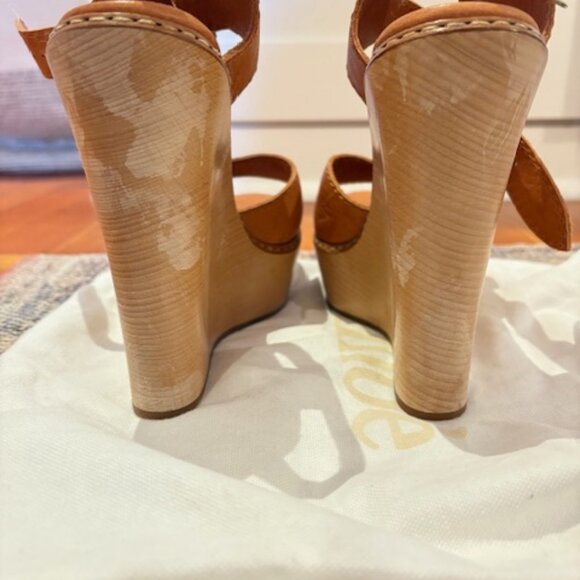 Gorgeous tan Chloe sandals Size 39 - Picture 7 of 9